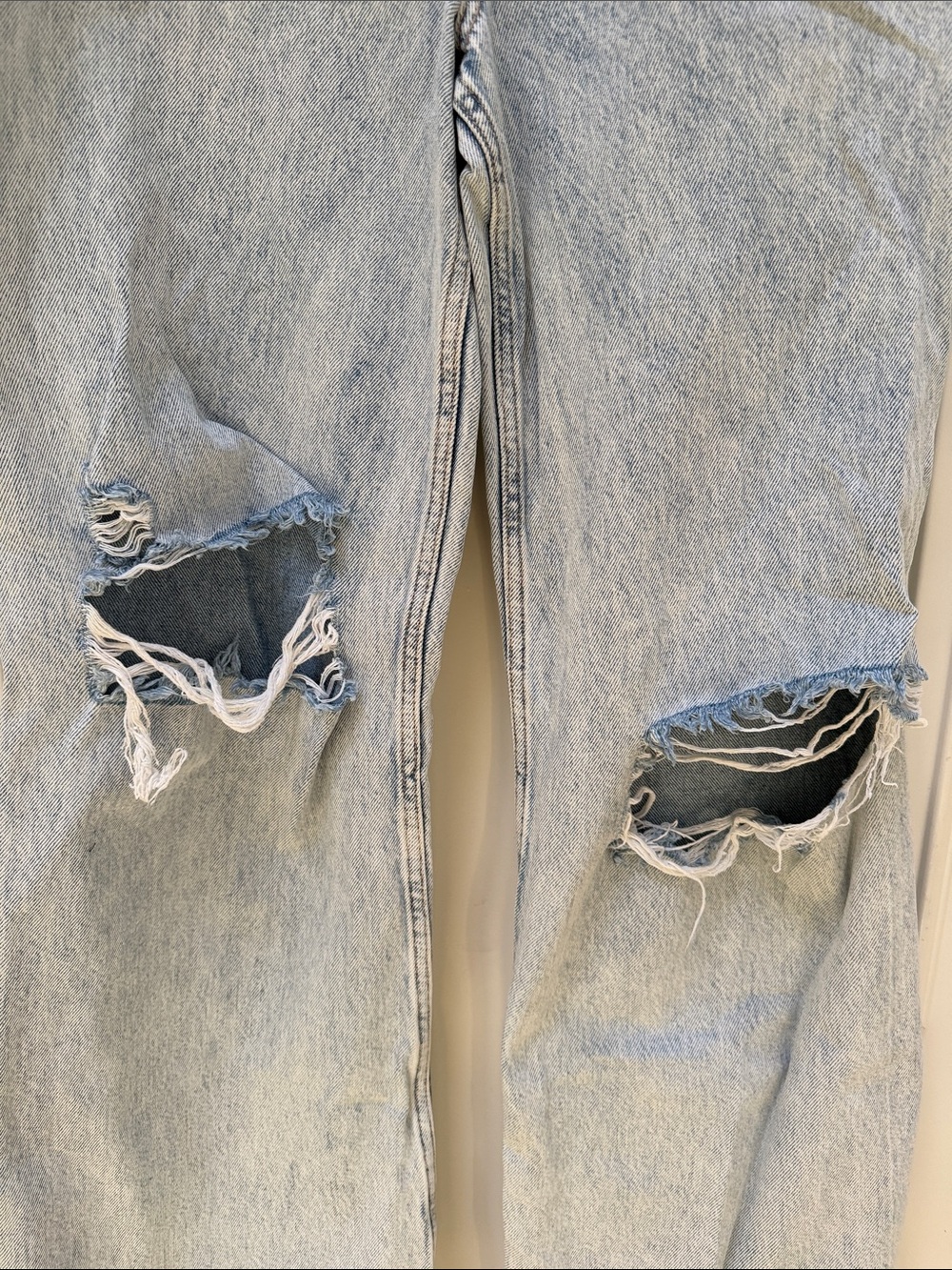 Zara Distressed Jeans - Picture 2 of 10